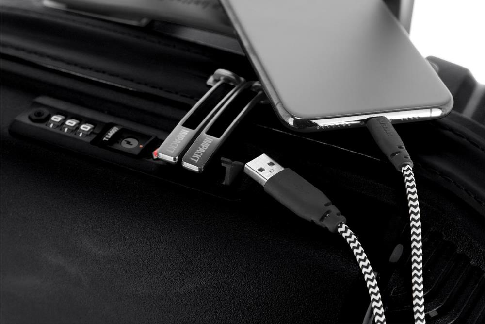 Impackt IP1 USB Port Lava Black 4-Doppelrollen Trolley S 55 cm