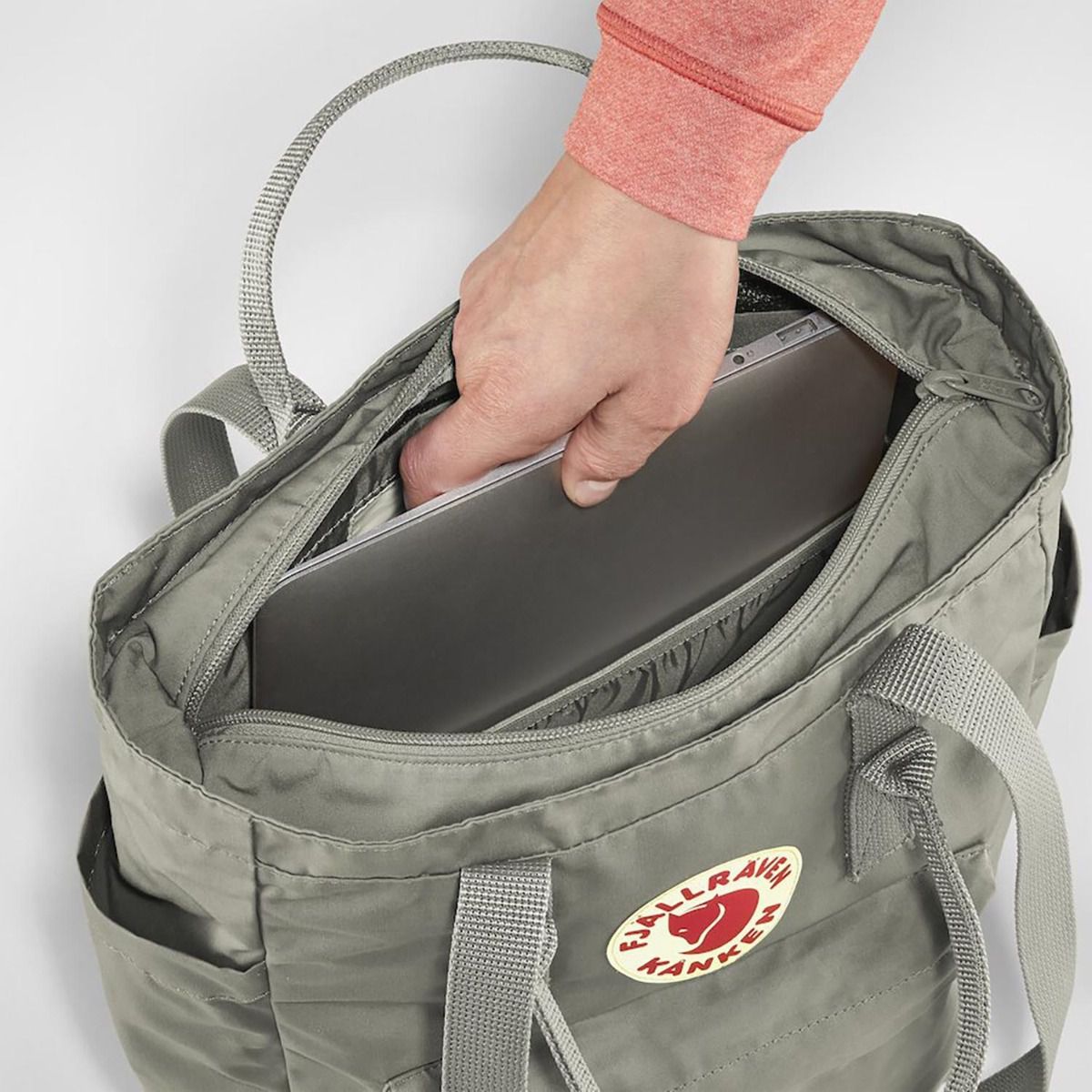 Fjällräven Kanken Totepack True Red Umhängetasche/ Rucksack