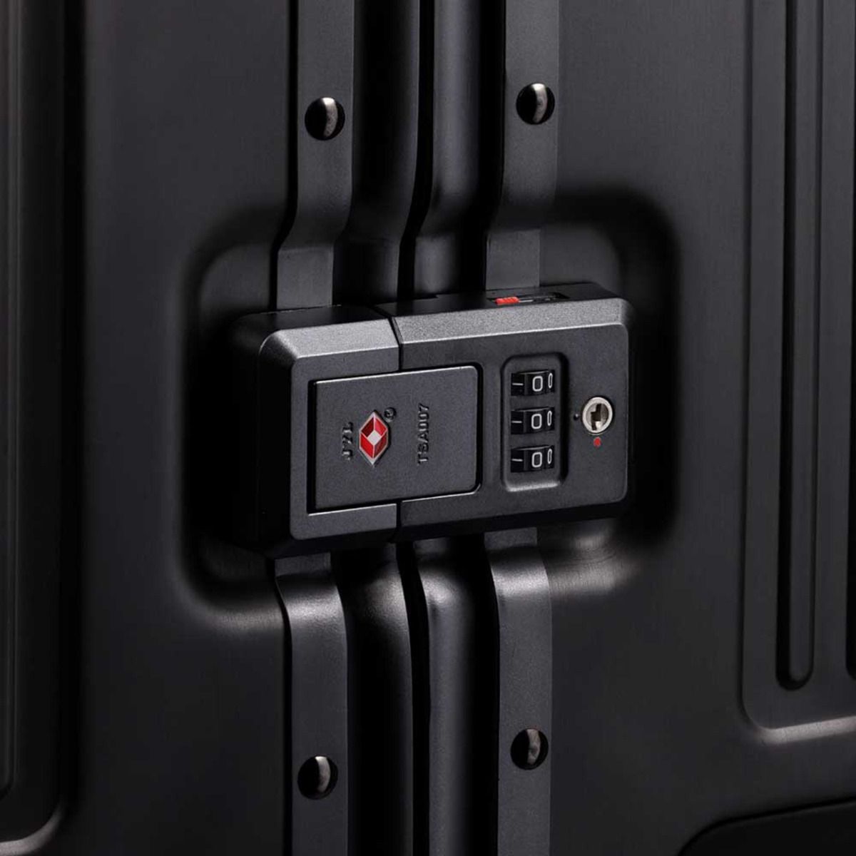 Travelite Next Schwarz 4 Rollen Trolley M 65cm