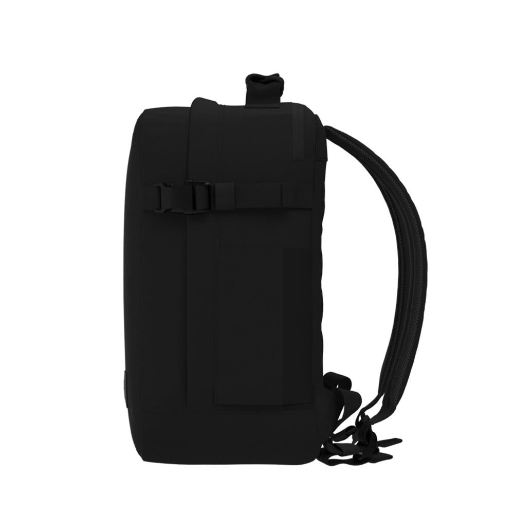 Cabin Zero Classic Tech 28L Absolute Black Reiserucksack